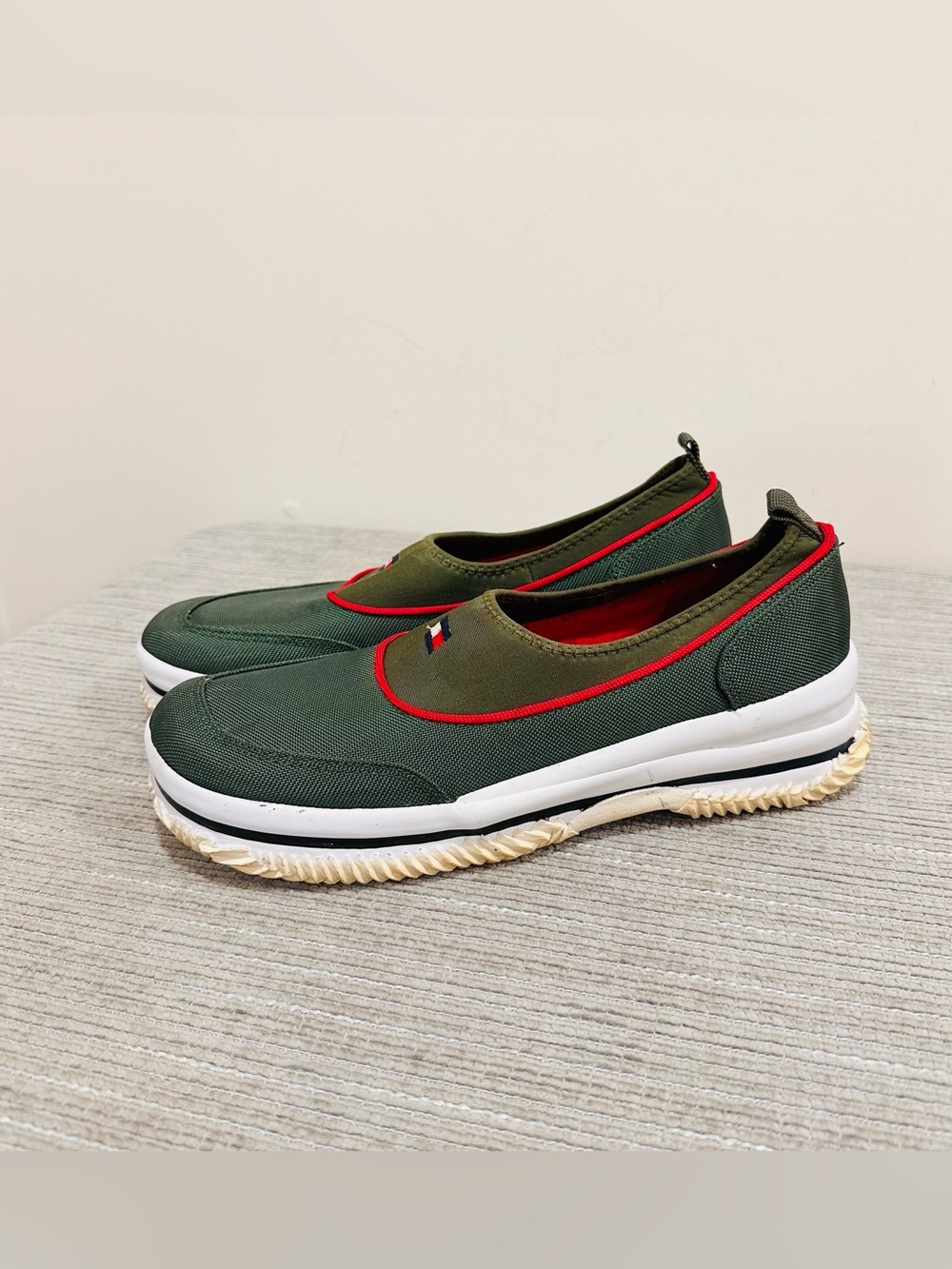 Tommy‎ Hilfiger Army Green Slip On Canvas Shoes Stretch Size 9,5 Tennies Olive